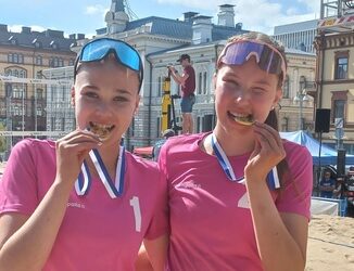 BEACH VOLLEYN U16-TYTTÖJEN SUOMEN MESTARUUS PIEKSÄMÄELLE!